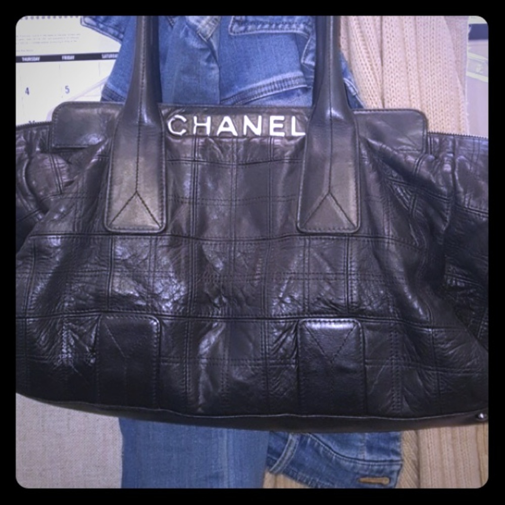REPOSH. Authentic Chanel LAX purse.